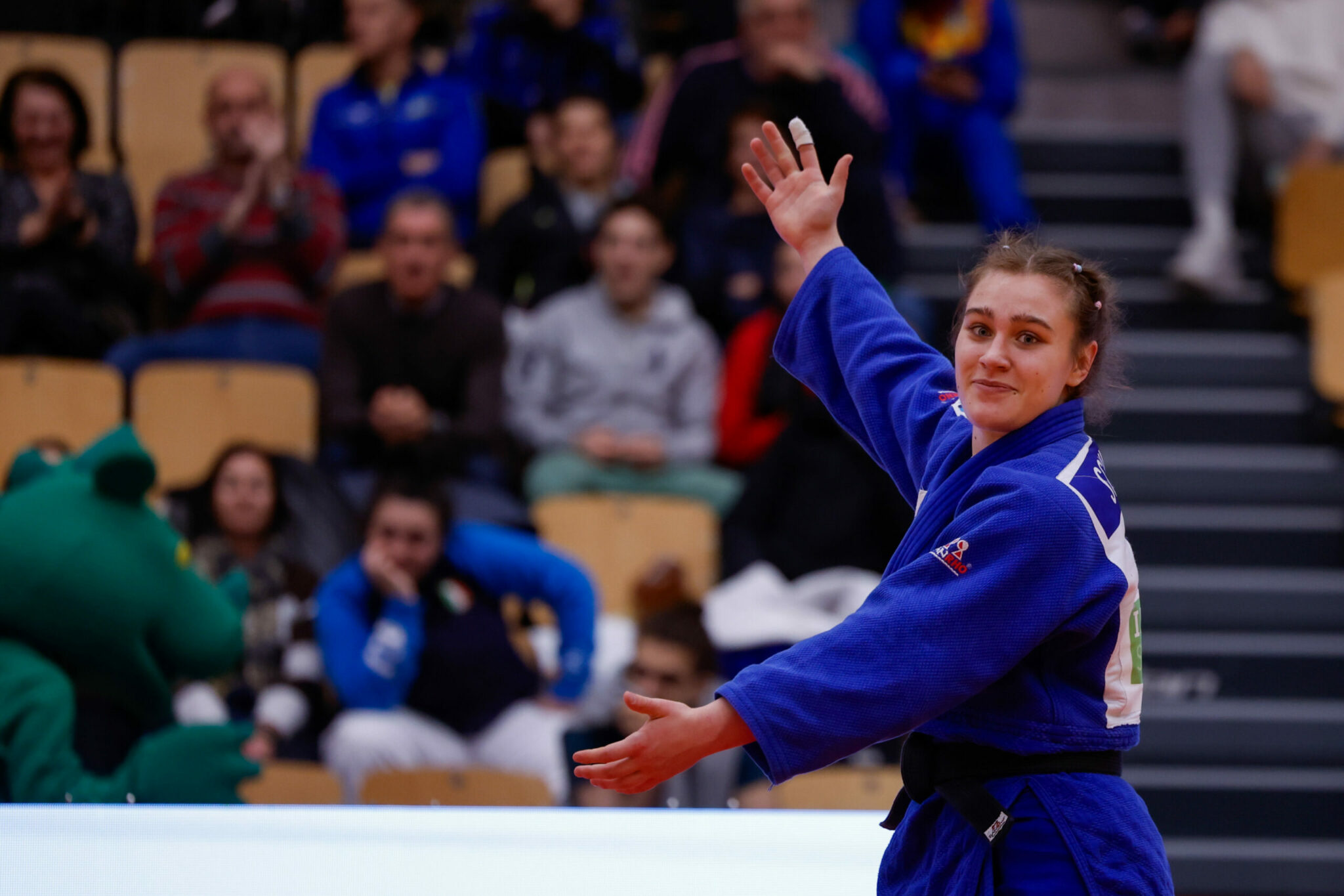HOMETOWN GLORY FOR SCHUSTER